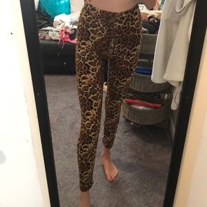 Leopard print leggings